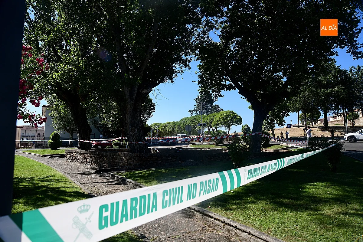 Foto 10 - El Ayuntamiento ha decretado tres d&iacute;as de luto oficial por la muerte del menor de 13 a&ntilde;os