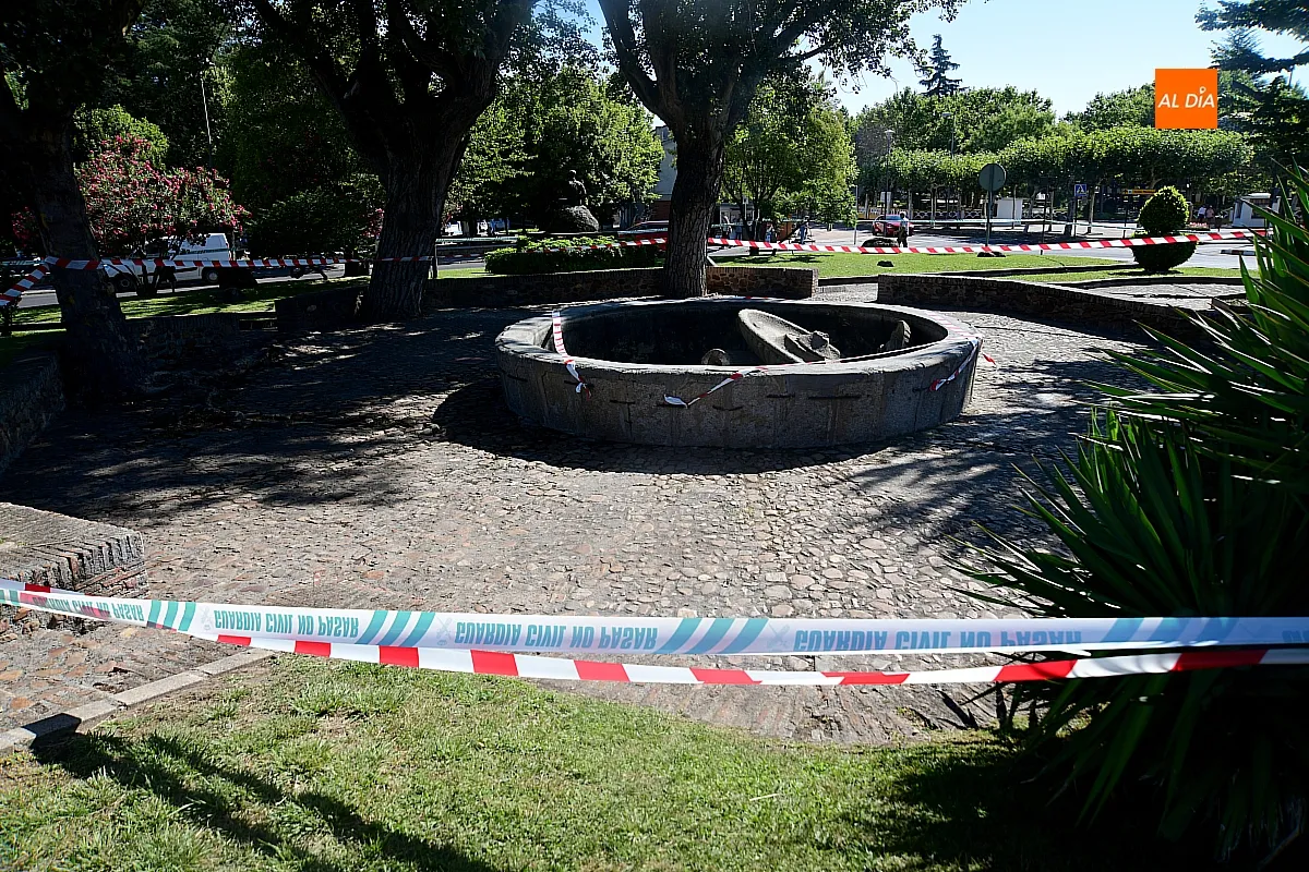 Foto 5 - El Ayuntamiento ha decretado tres d&iacute;as de luto oficial por la muerte del menor de 13 a&ntilde;os