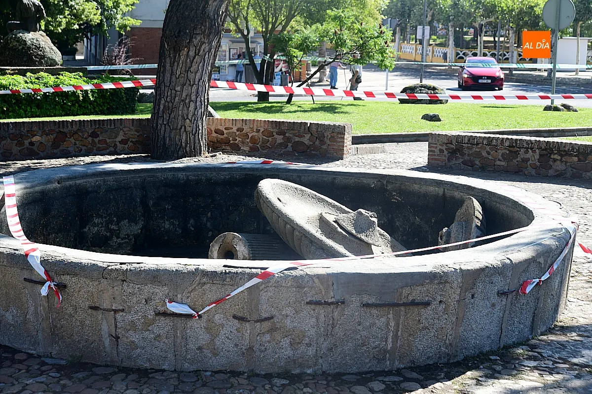 Foto 6 - El Ayuntamiento ha decretado tres d&iacute;as de luto oficial por la muerte del menor de 13 a&ntilde;os