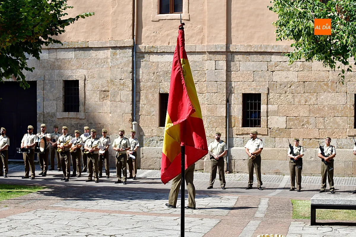 Desfile militar REI 11 en Ciudad Rodrigo homenaje a Herrasti