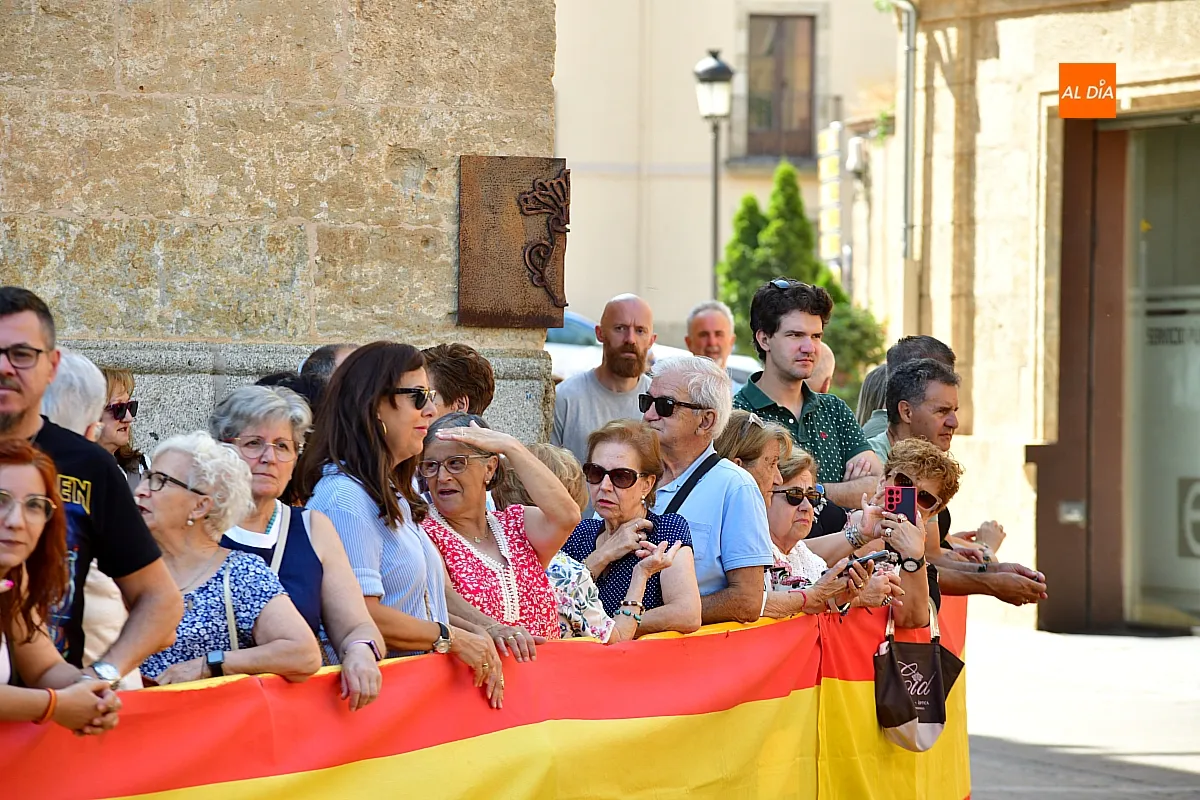 Desfile militar REI 11 en Ciudad Rodrigo homenaje a Herrasti