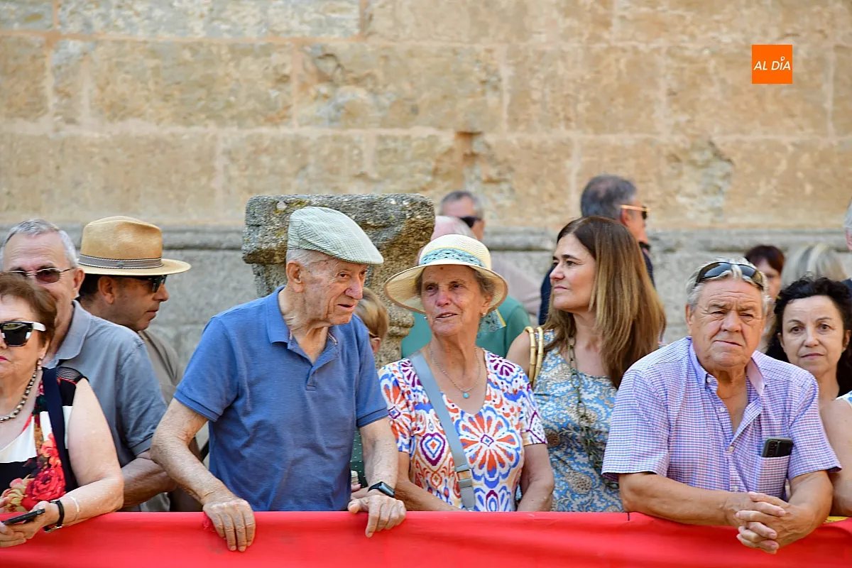 Desfile militar REI 11 en Ciudad Rodrigo homenaje a Herrasti