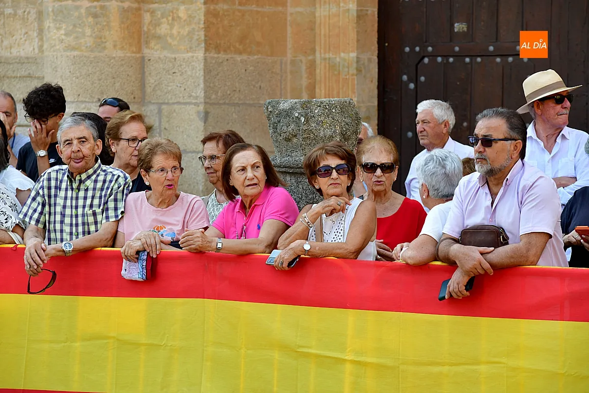 Desfile militar REI 11 en Ciudad Rodrigo homenaje a Herrasti