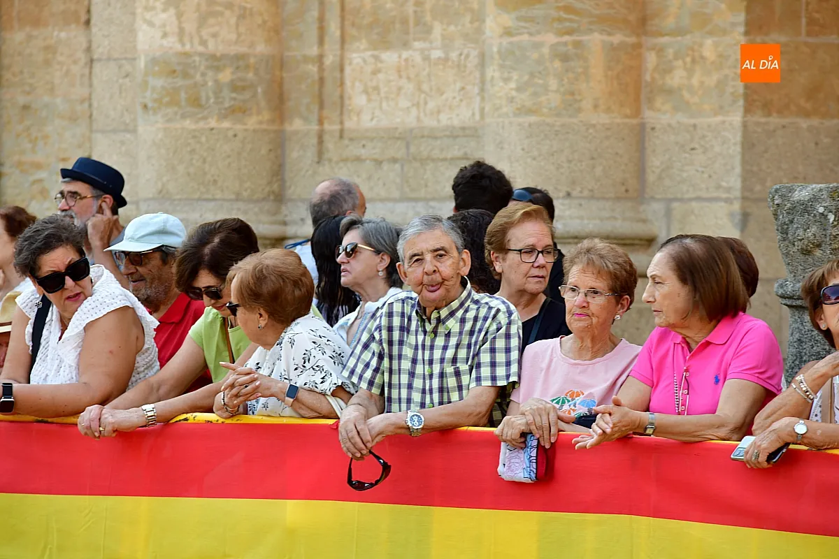 Desfile militar REI 11 en Ciudad Rodrigo homenaje a Herrasti