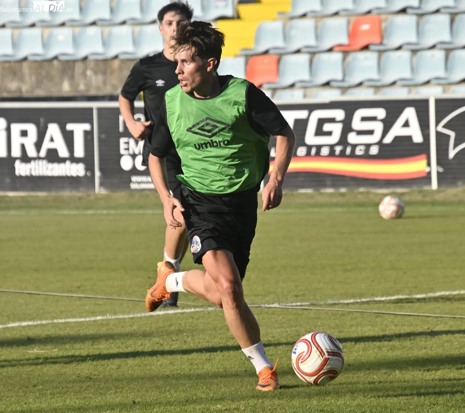 Foto 7 - FOTOS | Iker Muniain dirige su primer entrenamiento al frente del Salamanca CF UDS
