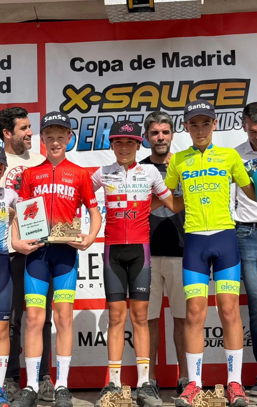 Foto 2 - FOTOS | La Escuela Promesal brilla con m&uacute;ltiples podios en Segovia y el triunfo de Enzo Garc&iacute;a en Madrid
