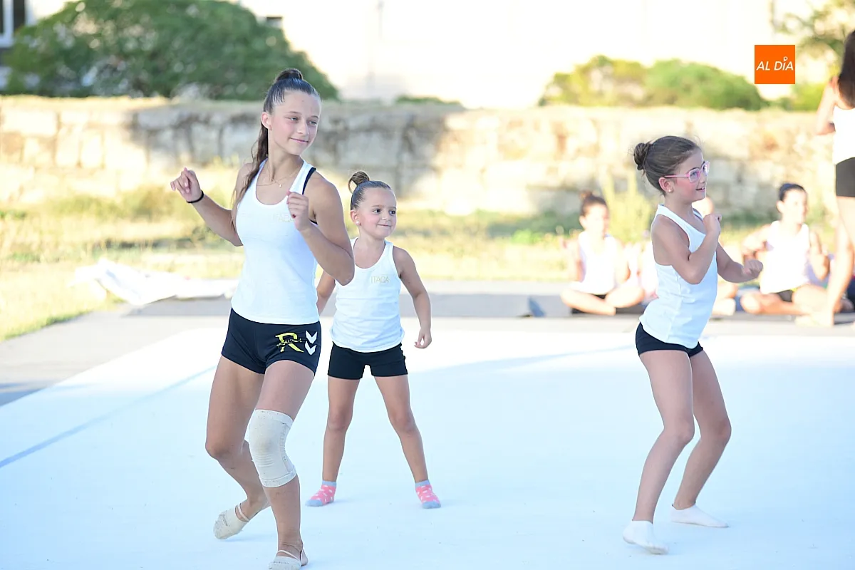 Exhibición alumnas Club Gimnasia Ítaca