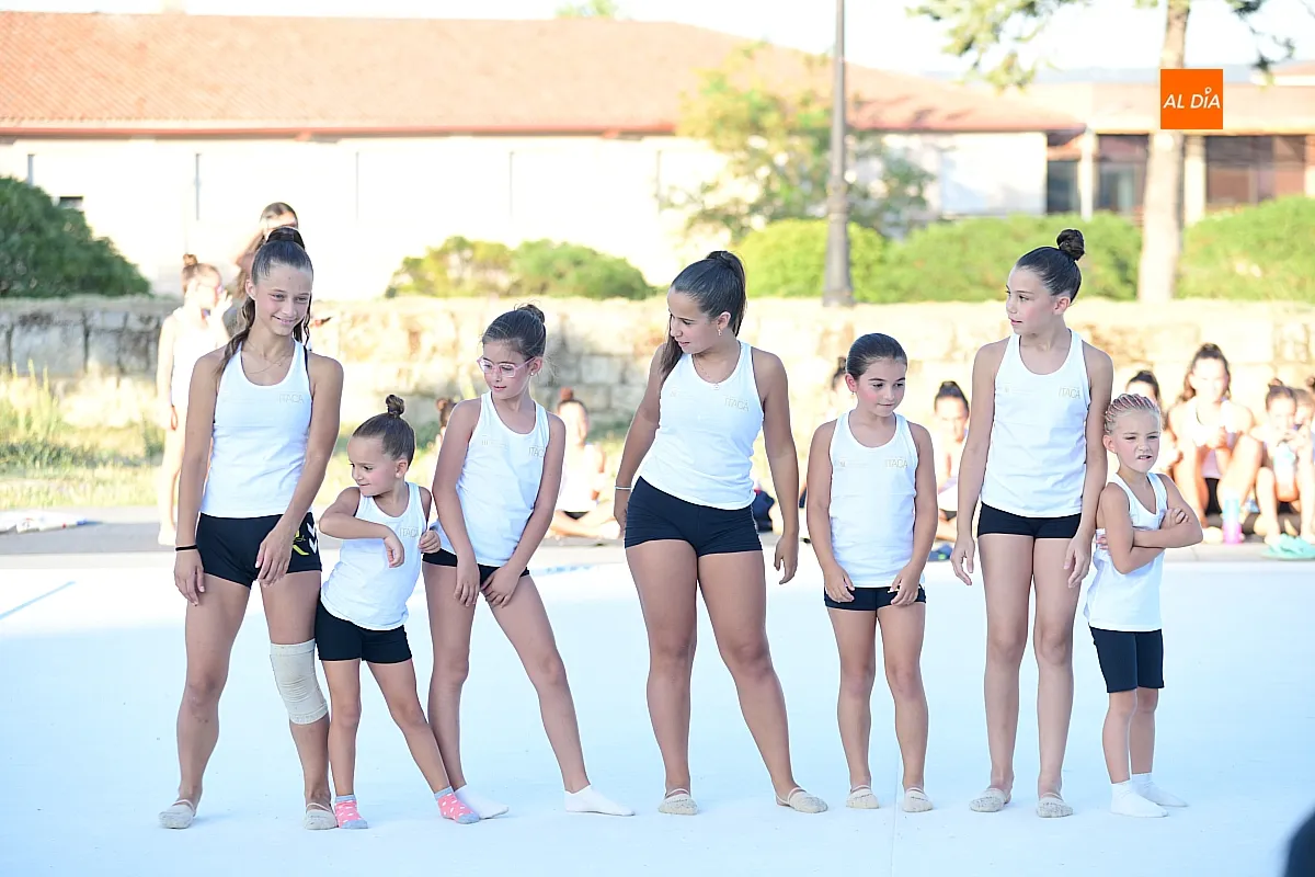 Exhibición alumnas Club Gimnasia Ítaca