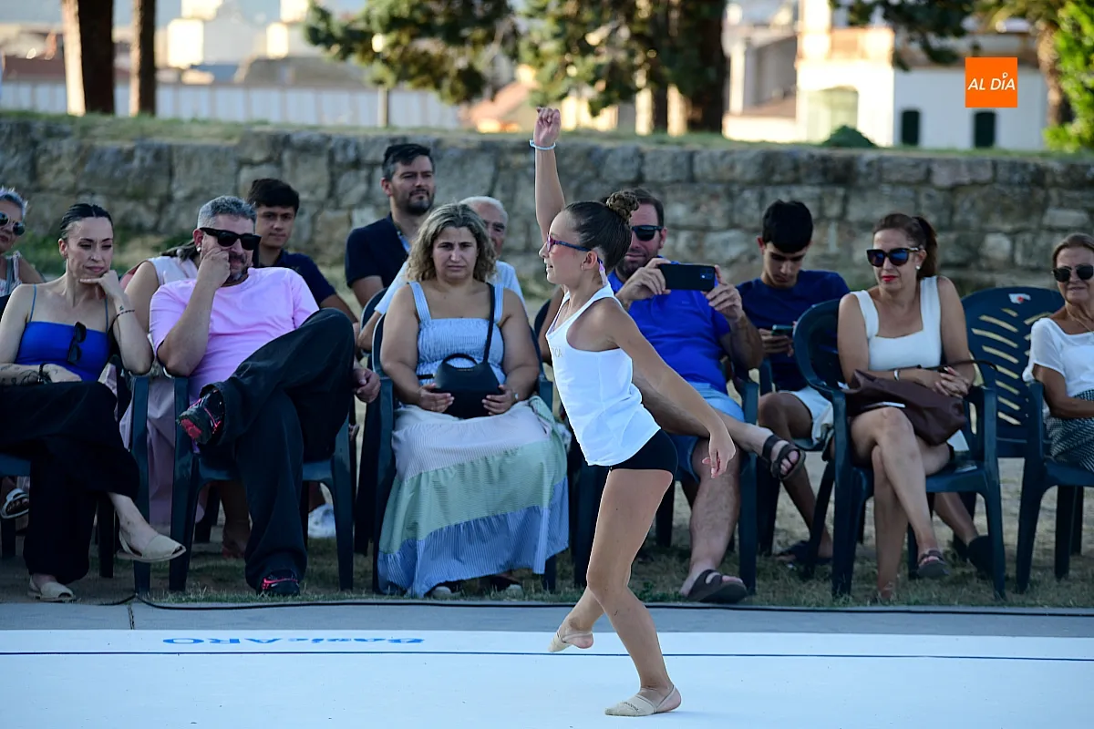 Exhibición alumnas Club Gimnasia Ítaca