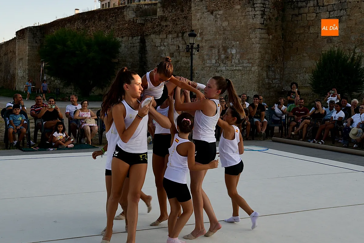 Exhibición alumnas Club Gimnasia Ítaca