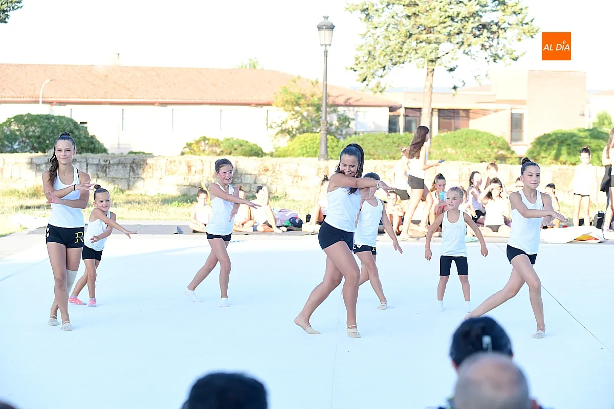 Exhibición alumnas Club Gimnasia Ítaca