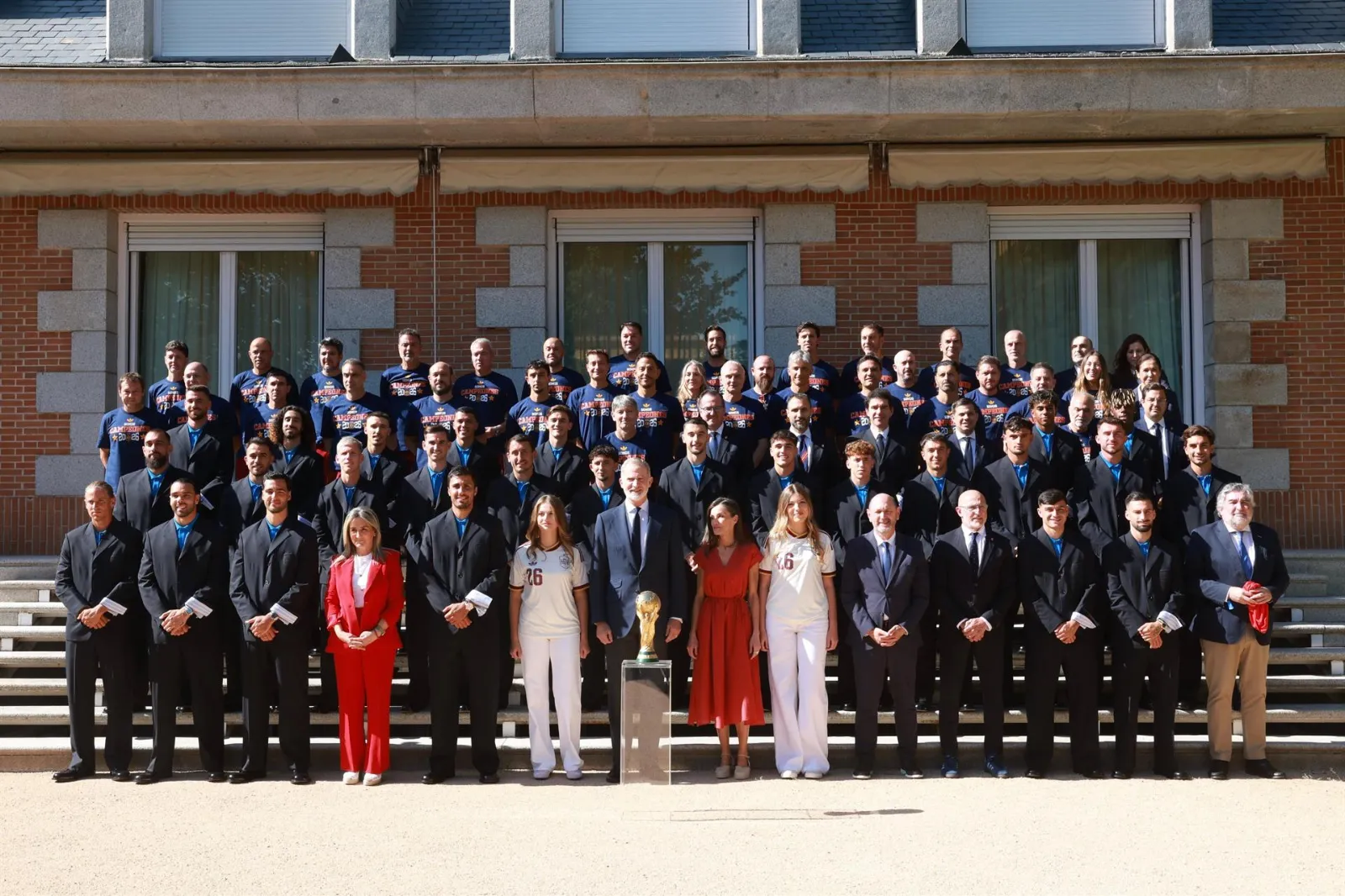 Los Reyes y Pedro Sánchez reciben a los campeones del Mundo: Sois un conjunto estelar y legendario