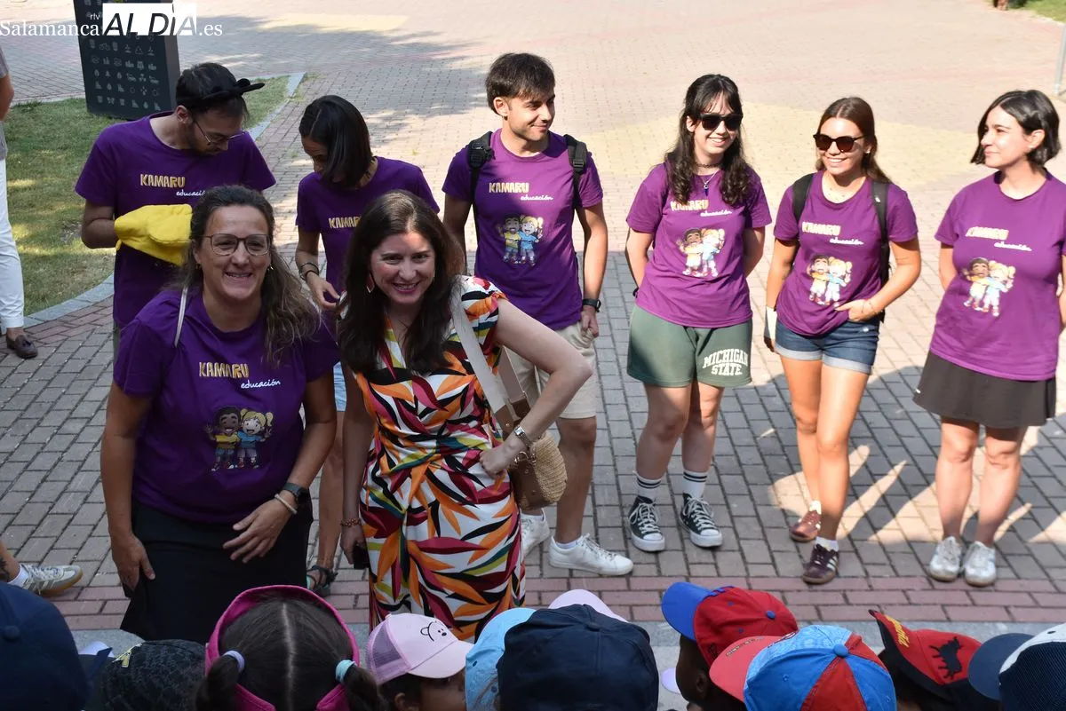 El alcalde de Salamanca, Carlos García Carbayo, ha visitado esta mañana el parque de Huerta Otea junto a la concejala de Familia e Igualdad de Oportunidades, Miriam Rodríguez | FOTOS: Miguel González 
