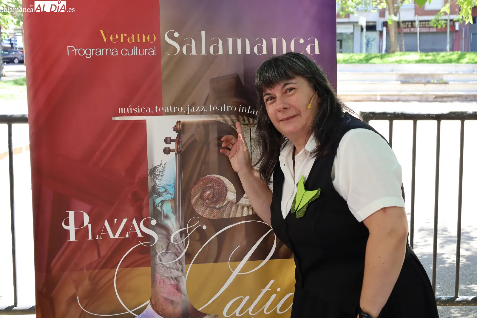 '¡Qué mosqueo de moscas!', de la Compañía Habichuela Cuentacuentos, en el Parque Picasso de Salamanca. Fotos: Miguel González
