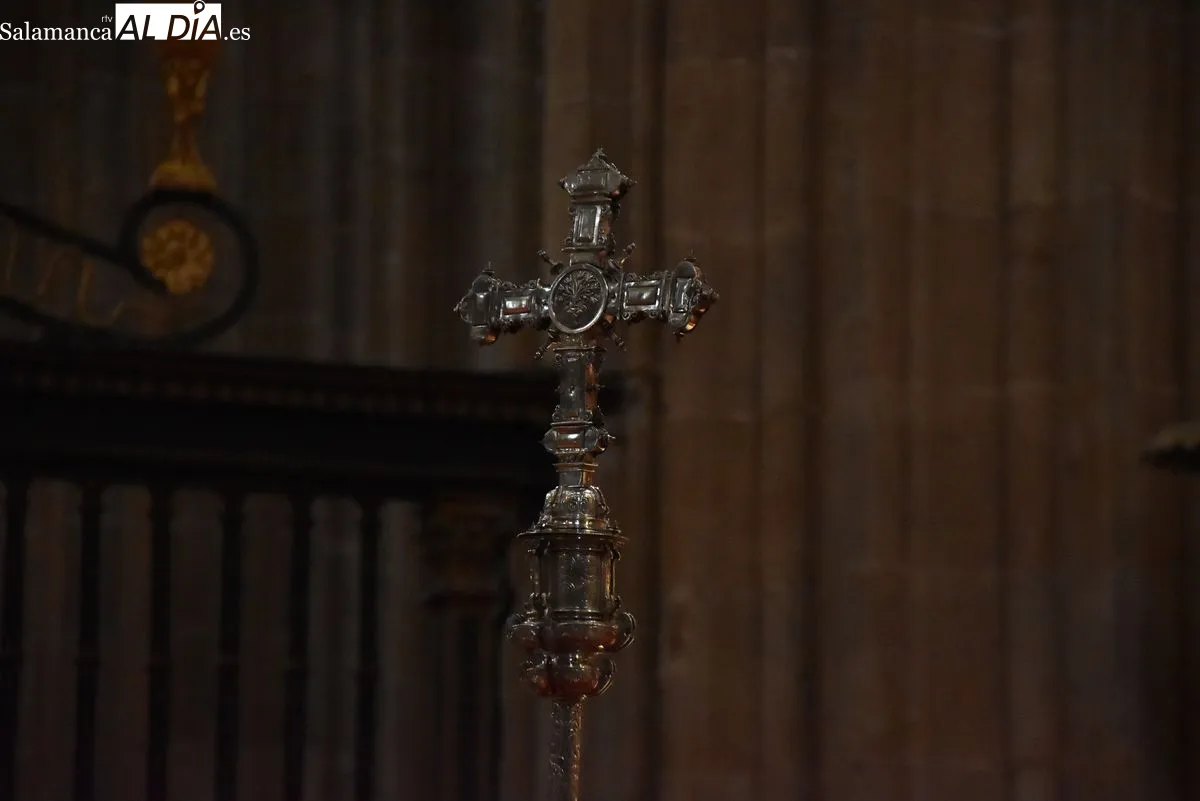 La Catedral Nueva acoge una misa en memoria de los guardias civiles víctimas del terrorismo | FOTOS: Miguel González 