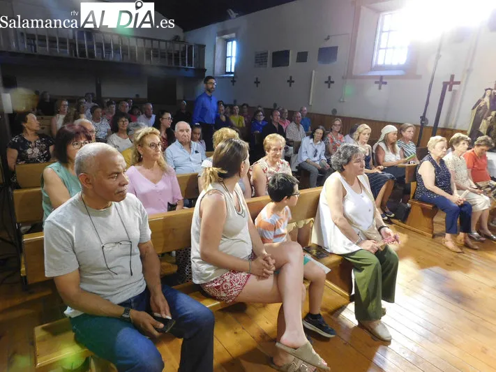 Foto 3 - Larrodrigo ovaciona la obra 'Juan, el esp&iacute;ritu del amor'