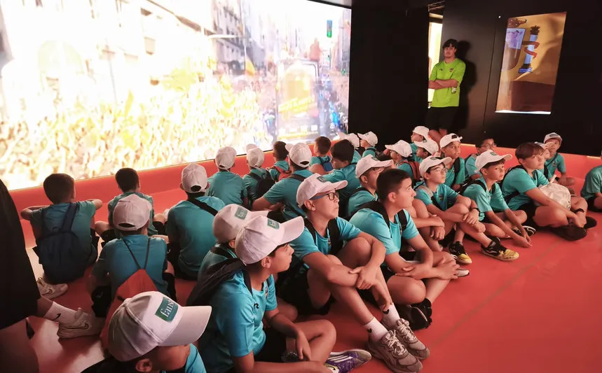 Foto 5 - El Alba de Tormes CF visita el Museo Legends de Madrid