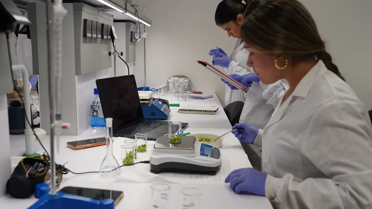 El Grado en Nutrición de la UPSA se traslada al nuevo edificio GSR en Salamanca, equipado con laboratorios de vanguardia para la formación práctica