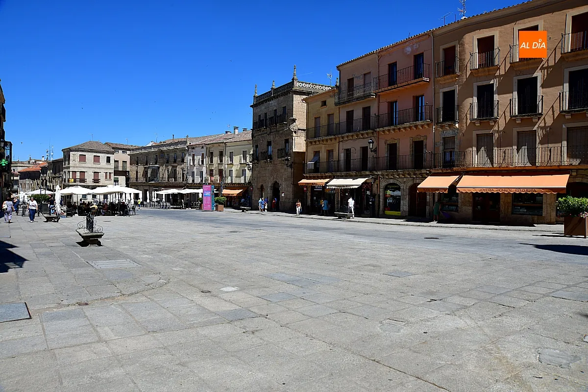 La Plaza Mayor de Ciudad Rodrigo se prepara para época estival