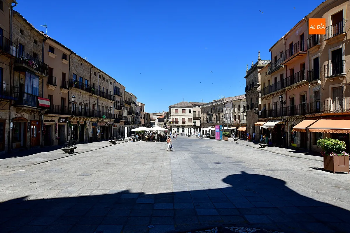 La Plaza Mayor de Ciudad Rodrigo se prepara para época estival