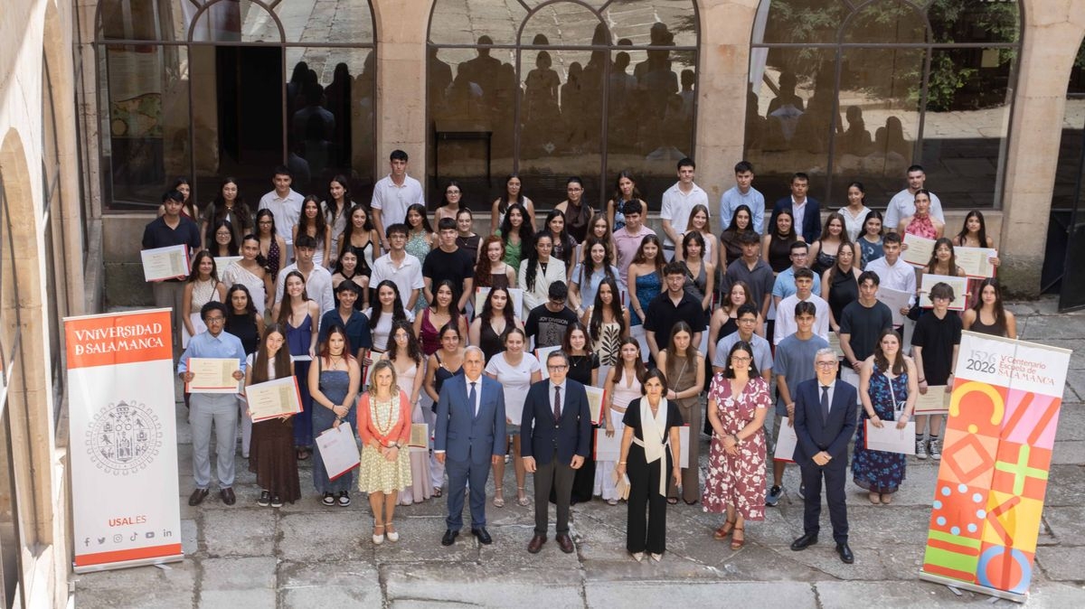 El Paraninfo de la USAL rinde homenaje a los 103 mejores alumnos más brillantes de la PAU