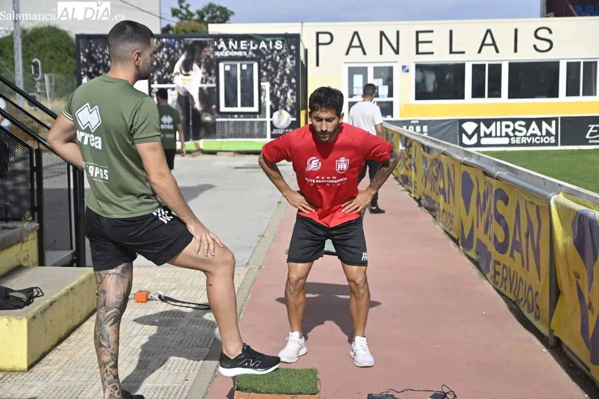 Primer día reconocimientos de los futbolistas de Unionistas en las instalaciones del Reina Sofía