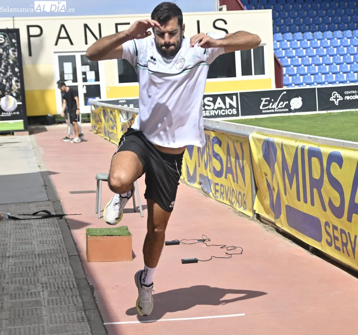 Primer día reconocimientos de los futbolistas de Unionistas en las instalaciones del Reina Sofía