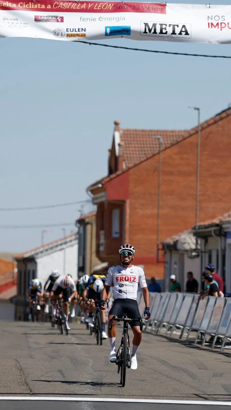 Foto 5 - El puertorrique&ntilde;o Christopher Morales se viste de l&iacute;der en la Vuelta a Castilla y Le&oacute;n tras la primera etapa