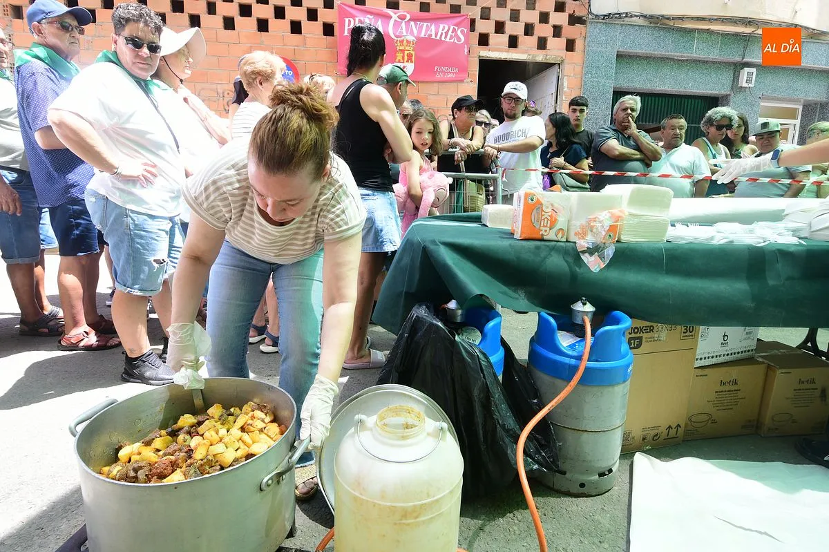Moraleja promociona la carne de toro bravo con una comida popular
