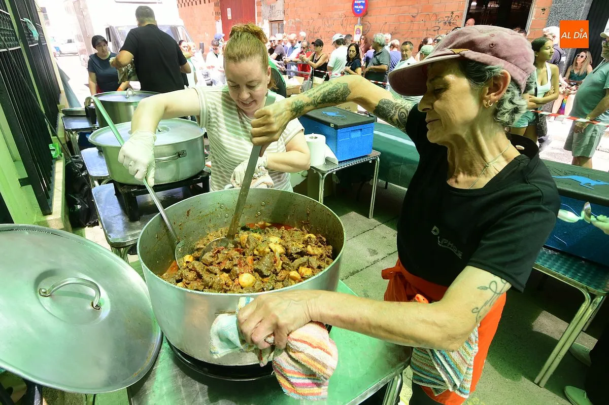 Moraleja promociona la carne de toro bravo con una comida popular