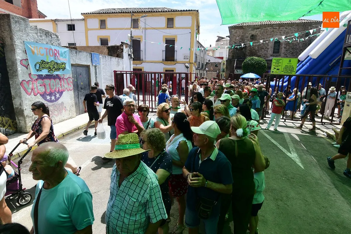 Moraleja promociona la carne de toro bravo con una comida popular