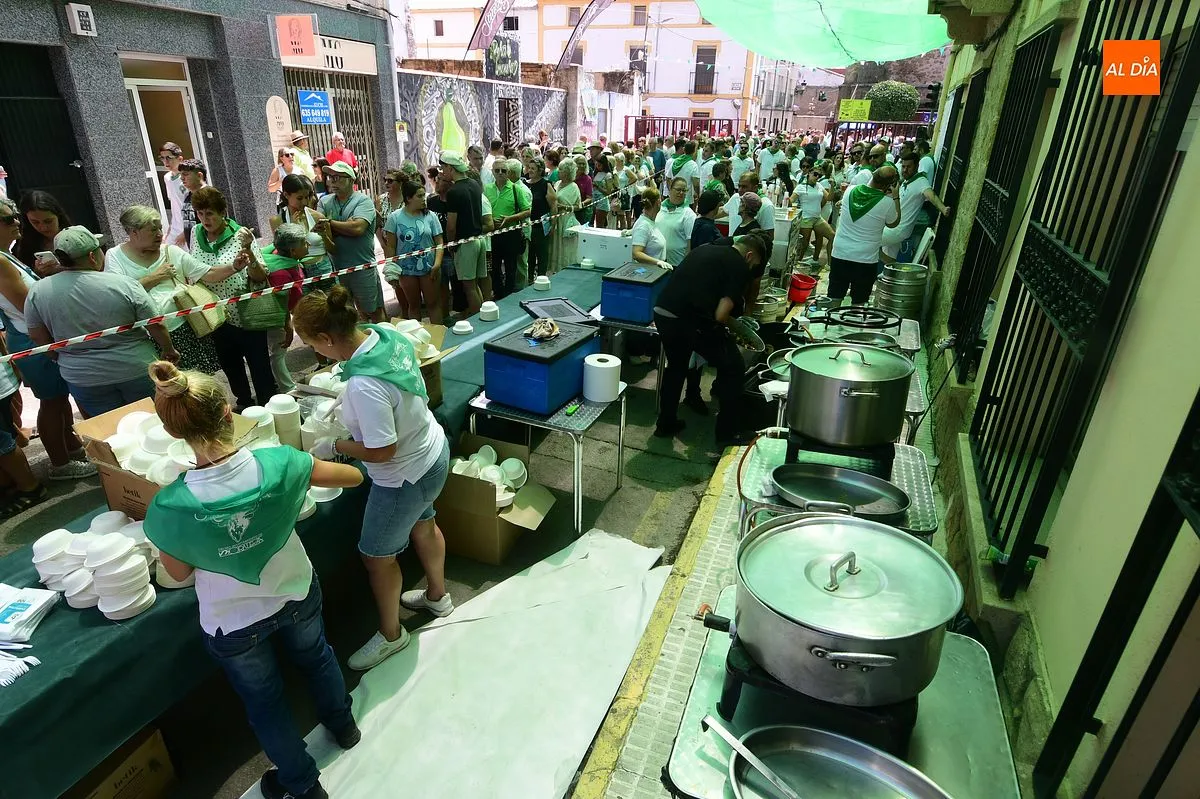 Moraleja promociona la carne de toro bravo con una comida popular