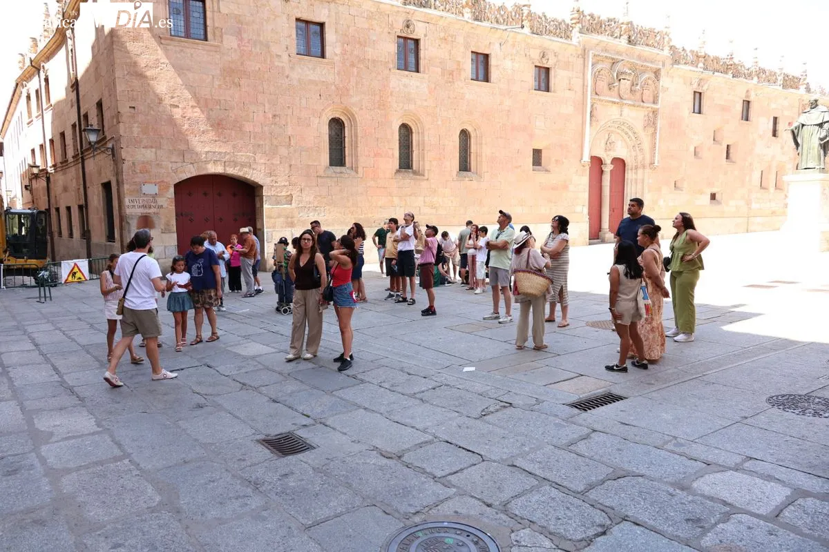 El calor vacía las calles de Salamanca pero el ambiente se deja ver en las terrazas | FOTOS: David Sañudo