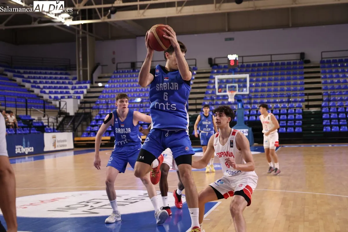 España y Serbia se enfrentan en Salamanca en el Torneo Internacional U18 de baloncesto | FOTOS: David Sañudo