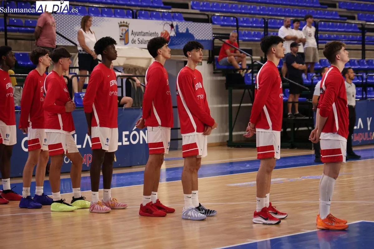 España y Serbia se enfrentan en Salamanca en el Torneo Internacional U18 de baloncesto | FOTOS: David Sañudo