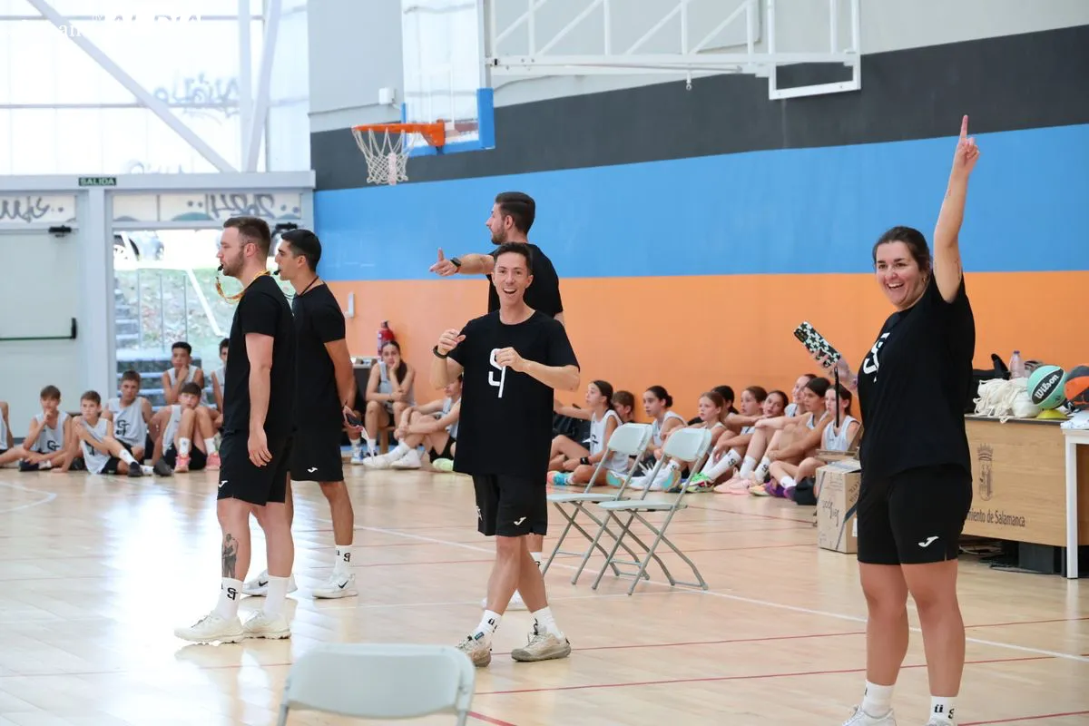 El campus de baloncesto de Silvia Domínguez y Tomás Bellas echa el cierre por todo lo alto en Würzburg | FOTOS: David Sañudo 