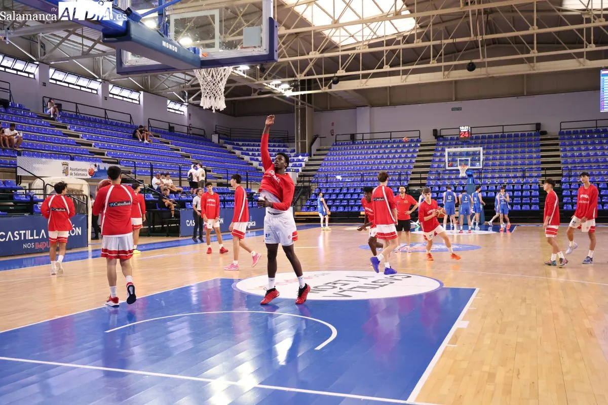 España y Serbia se enfrentan en Salamanca en el Torneo Internacional U18 de baloncesto | FOTOS: David Sañudo