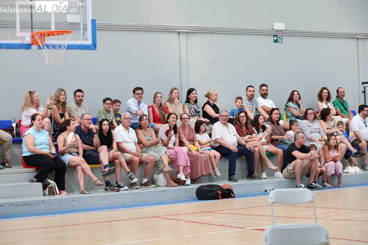El campus de baloncesto de Silvia Domínguez y Tomás Bellas echa el cierre por todo lo alto en Würzburg | FOTOS: David Sañudo 