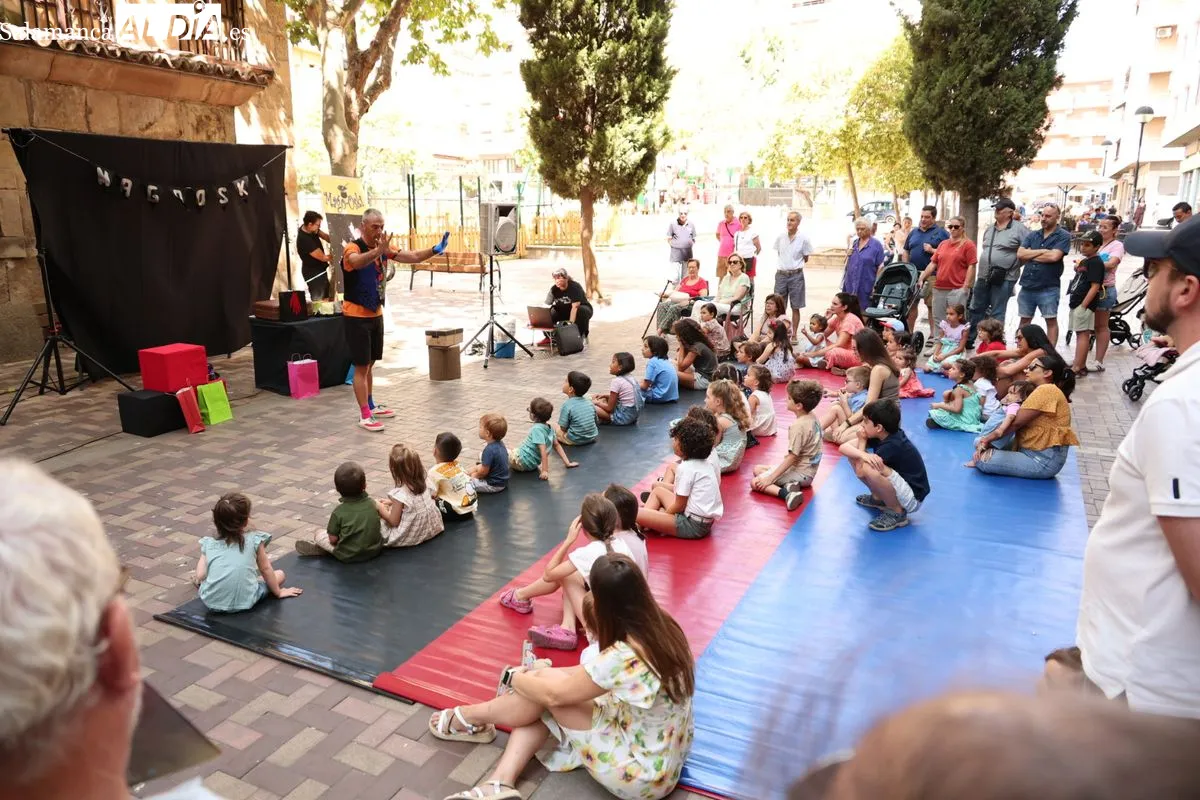 Mago Oski estrena Magia a todo color en Salamanca
