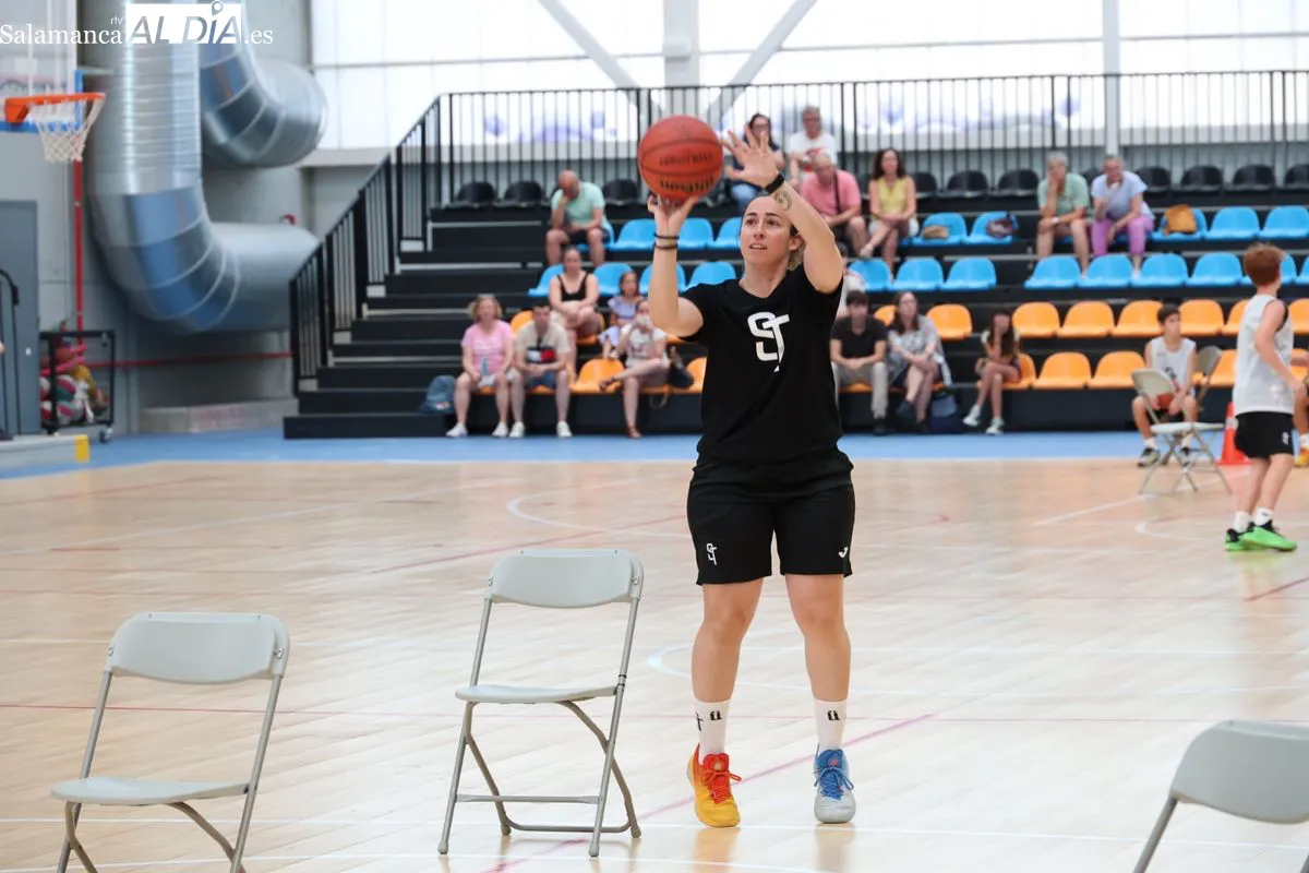 El campus de baloncesto de Silvia Domínguez y Tomás Bellas echa el cierre por todo lo alto en Würzburg | FOTOS: David Sañudo 