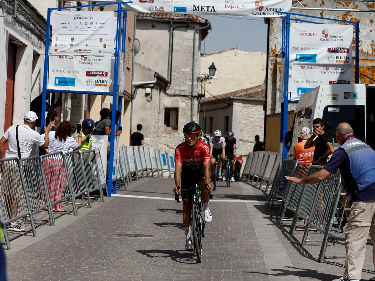Segunda etapa de la Vuelta a Castilla y León con meta en Cuellar (Segovia). Foto Alberto Guervós