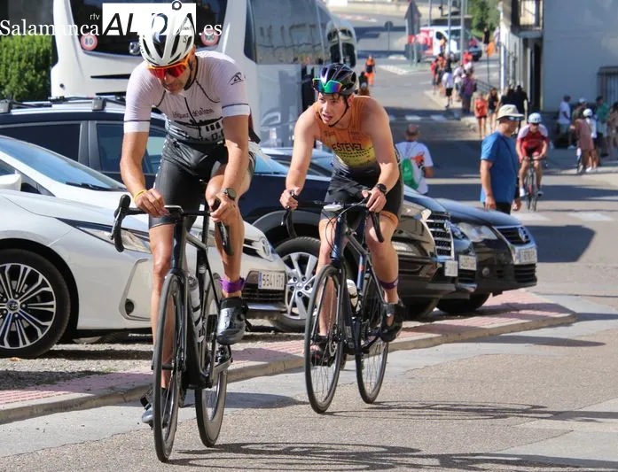 Foto 15 - Herrero y Rodr&iacute;guez se imponen en el exigente Triatl&oacute;n de Alba de Tormes
