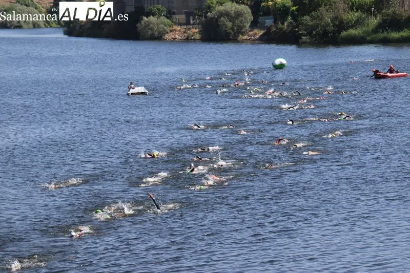 Foto 3 - Herrero y Rodr&iacute;guez se imponen en el exigente Triatl&oacute;n de Alba de Tormes