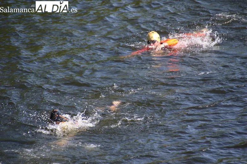 Foto 4 - Herrero y Rodr&iacute;guez se imponen en el exigente Triatl&oacute;n de Alba de Tormes