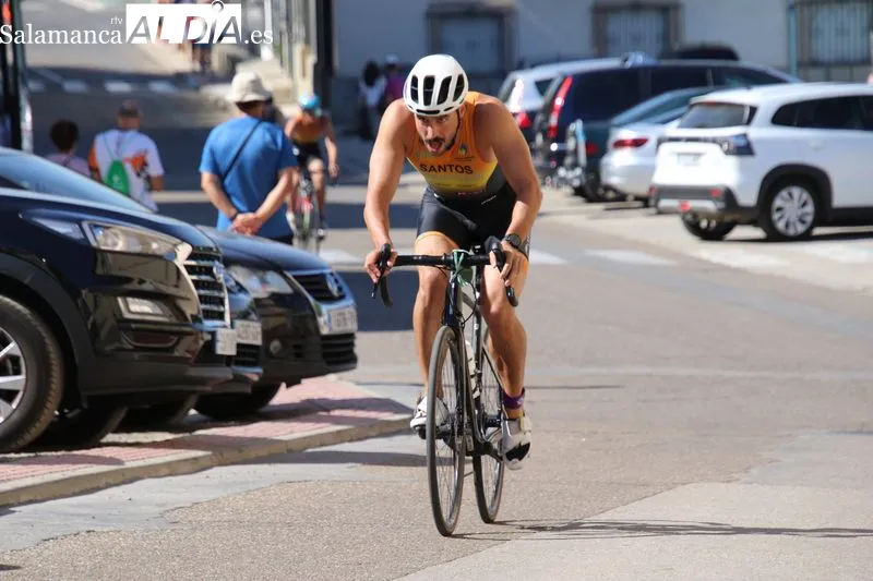 Foto 7 - Herrero y Rodr&iacute;guez se imponen en el exigente Triatl&oacute;n de Alba de Tormes
