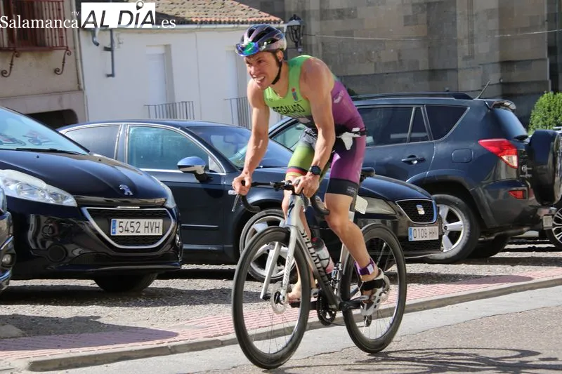 Foto 10 - Herrero y Rodr&iacute;guez se imponen en el exigente Triatl&oacute;n de Alba de Tormes