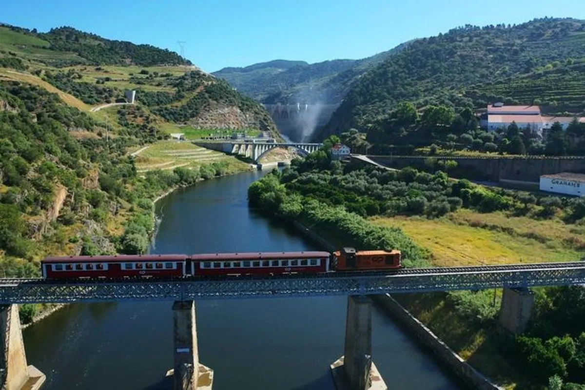 La 'Feira da Maçã, do Vinho e do Azeite' se celebra en Carrazeda de Ansiães (Portugal) desde hace casi tres décadas