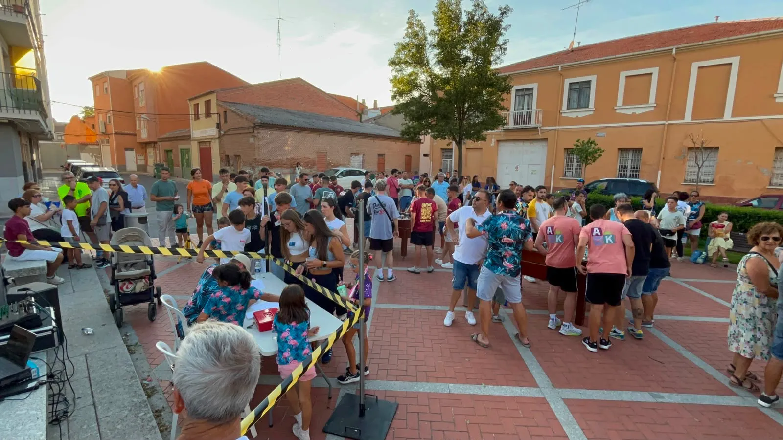 Foto 3 - M&aacute;s de 150 partidas y mucha solidaridad en el Campeonato Solidario de Futbol&iacute;n de la Pe&ntilde;a Los Flamencos