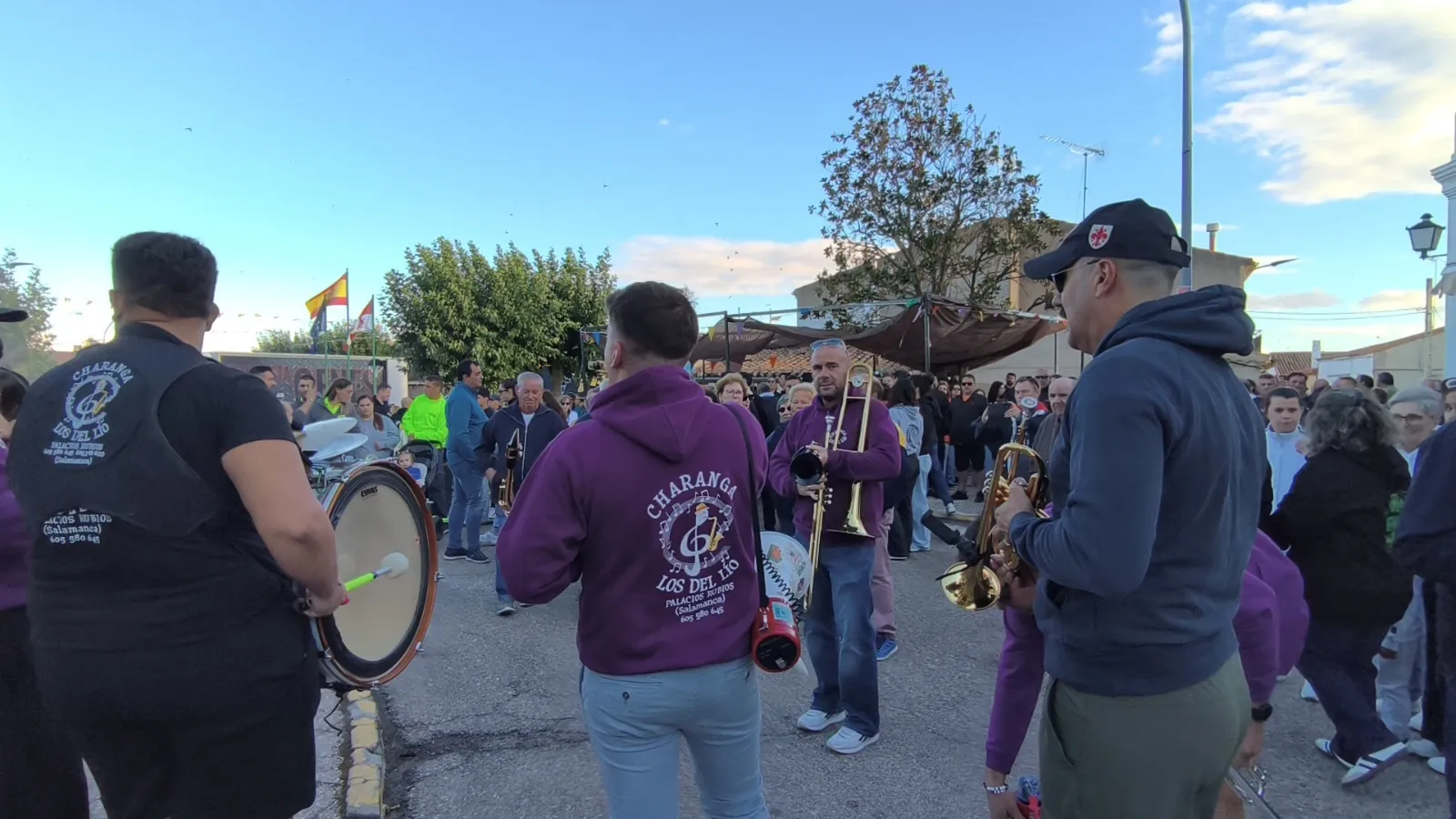 Foto 6 - Las calles de Villaflores se llenan de ambiente y color pe&ntilde;ista para dar la bienvenida a las fiestas de San Agust&iacute;n