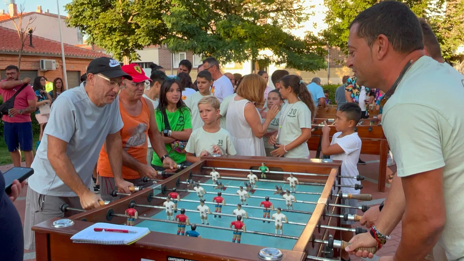 Foto 10 - M&aacute;s de 150 partidas y mucha solidaridad en el Campeonato Solidario de Futbol&iacute;n de la Pe&ntilde;a Los Flamencos